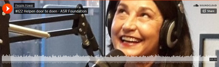 Marijke Troost, hoofd Foundation van a.s.r., is te gast in de radio studio 
