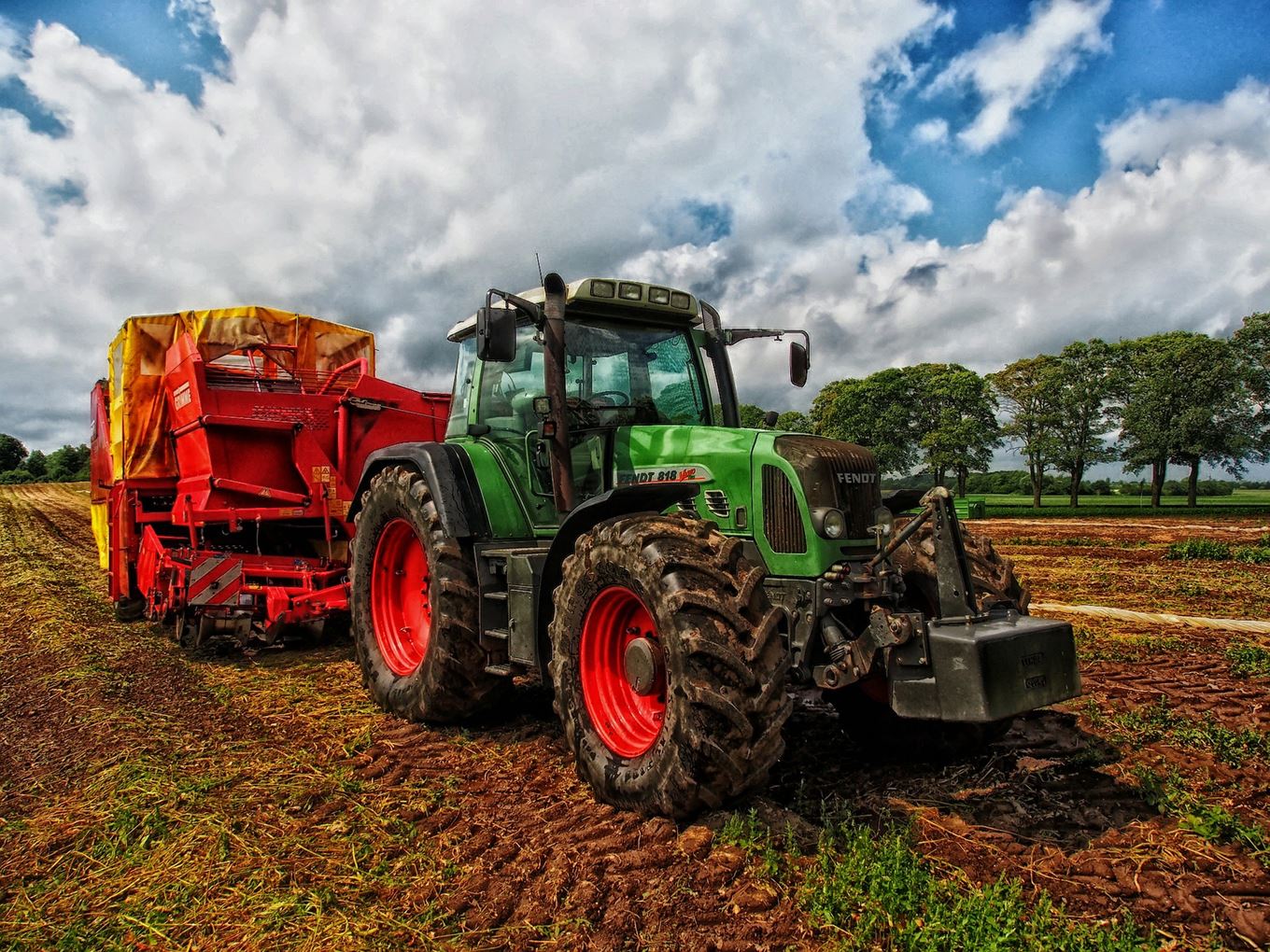 tractor met landbouwmachine