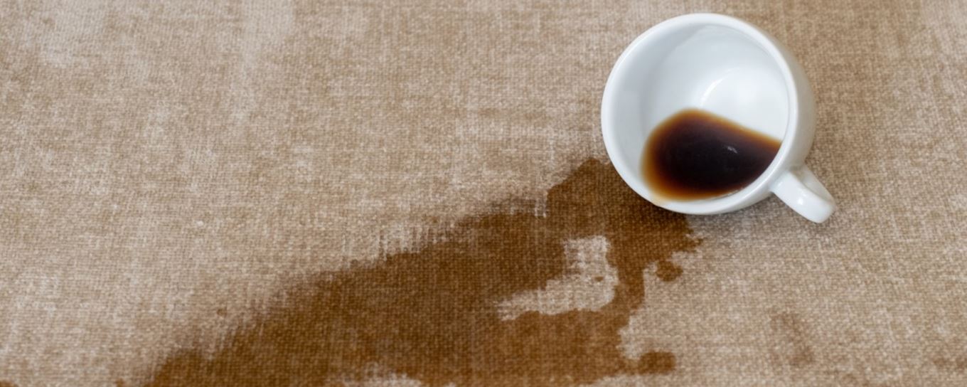 koffie gemorst op tapijt